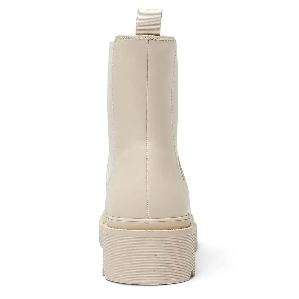 Hale Boot in Bone Smooth