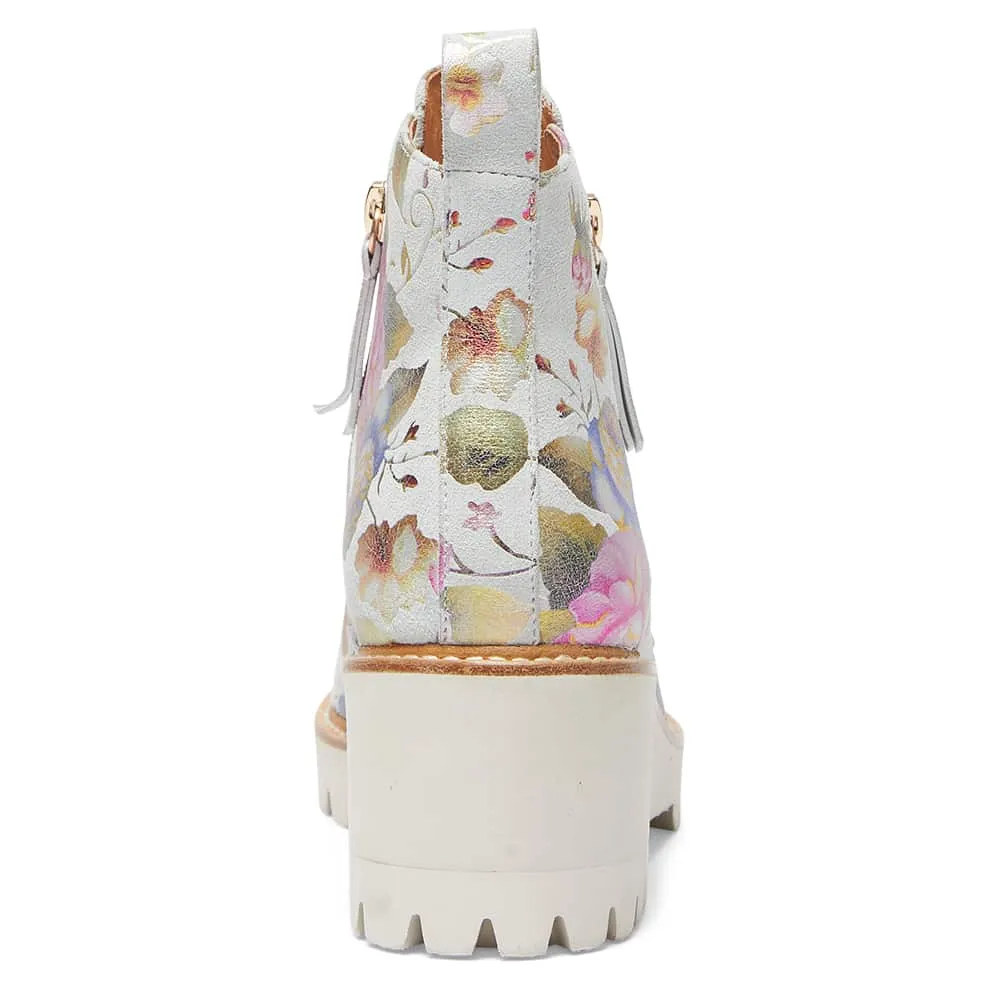 Jester Boot in White
